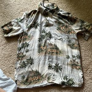 Croft & Barrow Graphic Tropical Button up t shirt short sleeve excellent